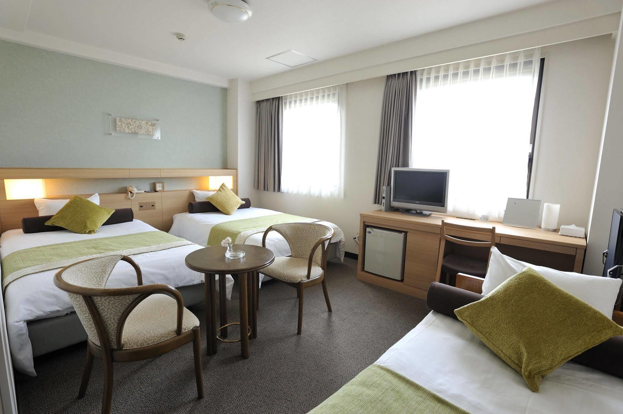 Shin Osaka Station Hotel Annex Bagian luar foto