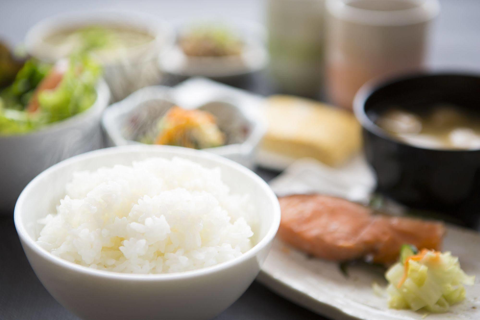 Shin Osaka Station Hotel Annex Bagian luar foto