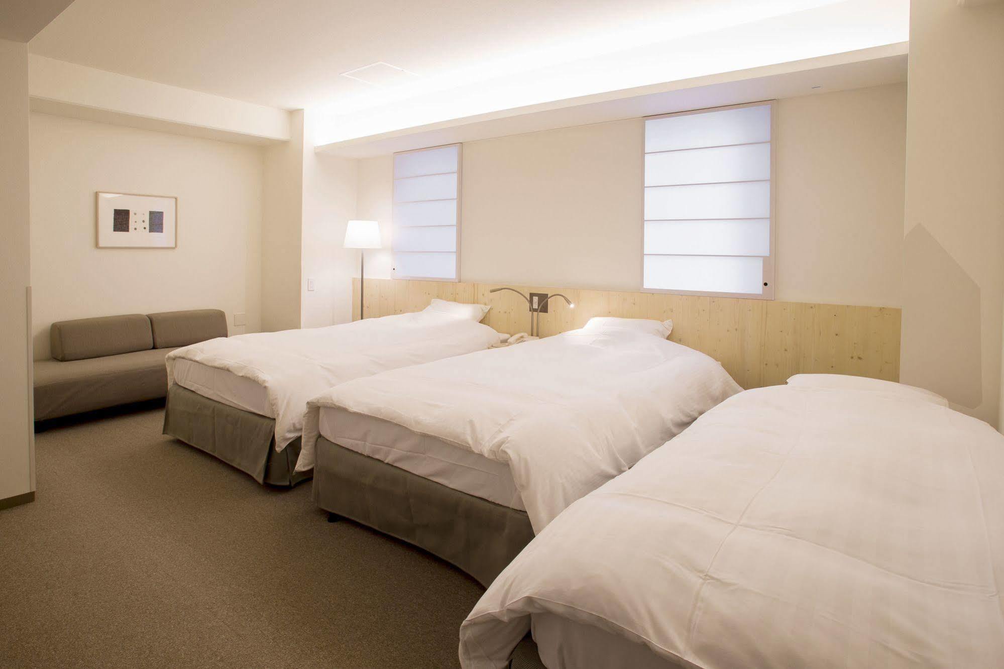 Shin Osaka Station Hotel Annex Bagian luar foto