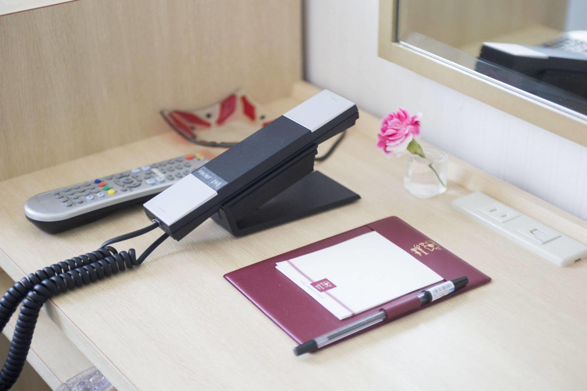 Shin Osaka Station Hotel Annex Bagian luar foto